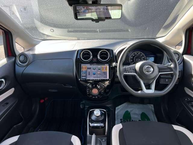 ノート １．２　ｅ－ＰＯＷＥＲ　Ｘ　Ｖセレクション　アラモニ　ＥＴＣ　ＬＥＤヘッドライト　アラウンドカメラ　運転席助手席エアバック　エアバッグ　衝突被害軽減装置　イモビライザー　ＬＥＤヘッドライト　パワーウインドウ　レーンアシスト　ＥＴＣ　アルミホイール　スマートキー　ドラレコ　Ｂカメラ（5枚目）