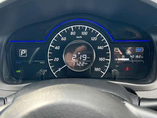 ノート １．２　ｅ－ＰＯＷＥＲ　Ｘ　Ｖセレクション　アラモニ　ＥＴＣ　ＬＥＤヘッドライト　アラウンドカメラ　運転席助手席エアバック　エアバッグ　衝突被害軽減装置　イモビライザー　ＬＥＤヘッドライト　パワーウインドウ　レーンアシスト　ＥＴＣ　アルミホイール　スマートキー　ドラレコ　Ｂカメラ（6枚目）