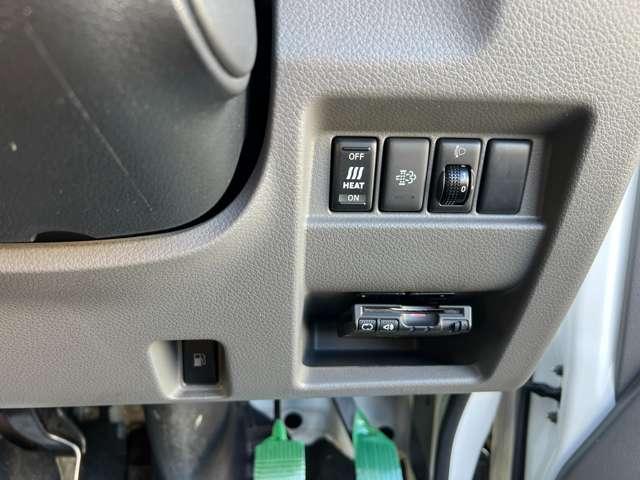 ＮＶ３５０キャラバンバン ２．５　プレミアムＧＸ　ロングボディ　ディーゼルターボ　４ＷＤ　Ｂモニター　キーフリー　切替式４ＷＤ　ＡＢＳ　運転席エアバッグ　記録簿　インテリキー　エアコン　パワステ　ドラレコ　メモリーナビ　ＥＴＣ　ナビ　イモビライザー　ＰＷ（17枚目）