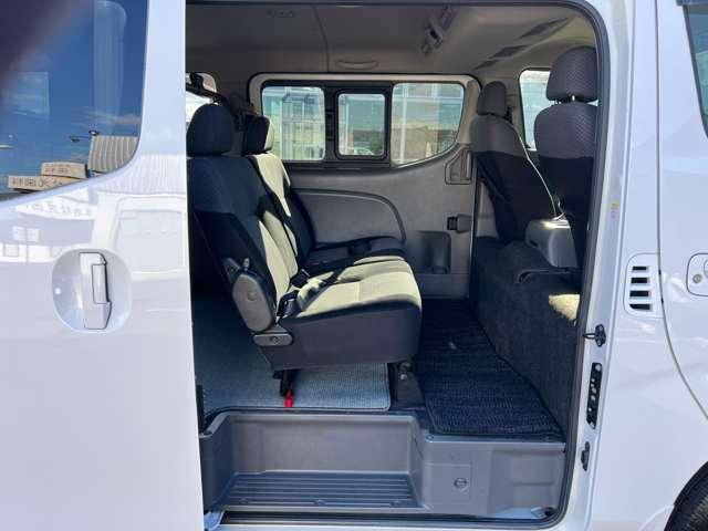 ＮＶ３５０キャラバンバン ２．５　プレミアムＧＸ　ロングボディ　ディーゼルターボ　４ＷＤ　Ｂモニター　キーフリー　切替式４ＷＤ　ＡＢＳ　運転席エアバッグ　記録簿　インテリキー　エアコン　パワステ　ドラレコ　メモリーナビ　ＥＴＣ　ナビ　イモビライザー　ＰＷ（20枚目）
