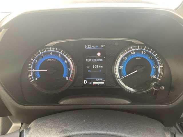 ���[�^�[�����̉t���f�B�X�v���C�ɂ́A�^�]���T�|�[�g���鑽�ʂȏ�񂪕\������܂��B