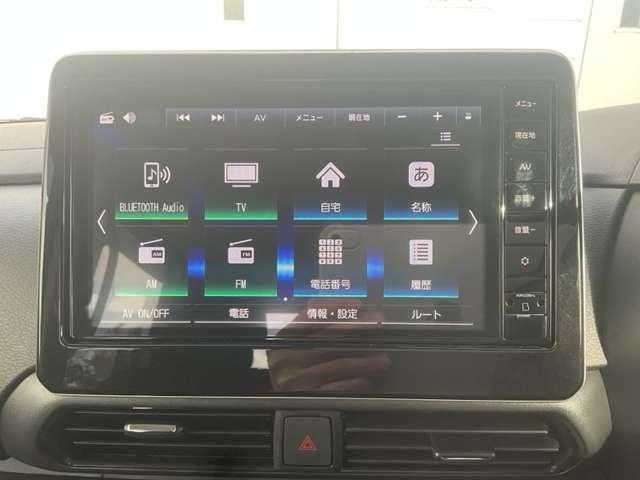 ���Y�����̂X�C���`�i�܂��͑�^�j���ʃi�r�𓋍ځI�v�@���͂̉�ʃT�C�Y�ŁA�n�}�̊m�F���o�b�N�J�����̉f�����i�i�Ɍ��₷���Ȃ��Ă��܂��B�u���ʂȃ��f�B�A�ɑΉ��I�v�h���C�u�̊y�������L����܂��B