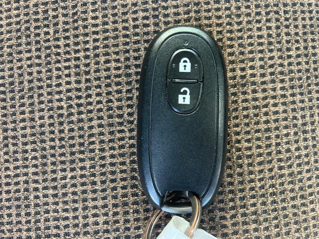 アルトラパン Ｇ　４ＷＤ　シートヒーター　ベンチシート　ＣＶＴ　盗難防止システム　ＡＢＳ　ＣＤ　アルミホイール　衝突安全ボディ　エアコン　パワーステアリング　パワーウィンドウ（9枚目）