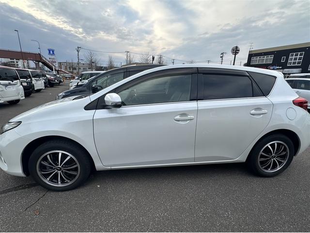 オーリス 150X 4WD ABS エアバッグ(3枚目)