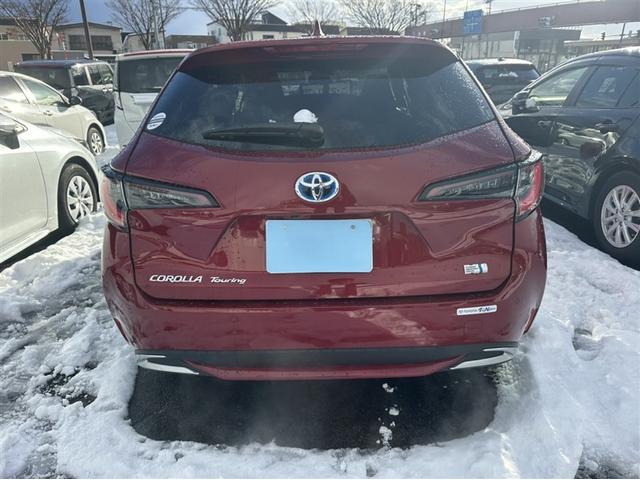 カローラツーリング ハイブリッド　ダブルバイビー　４ＷＤ　バックカメラ　衝突被害軽減システム　ＥＴＣ　ＬＥＤヘッドランプ　ワンオーナー　アルミホイール　キーレス　ＡＢＳ　エアバッグ　スマートキー　オートクルーズコントロール（4枚目）