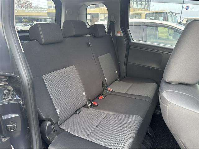 シエンタ ハイブリッドＧ　４ＷＤ　ミュージックプレイヤー接続可　衝突被害軽減システム　ＥＴＣ　両側電動スライド　ＬＥＤヘッドランプ　ワンオーナー　アルミホイール　キーレス　ＡＢＳ　エアバッグ　スマートキー（6枚目）