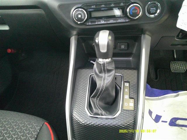 ライズ Ｚ　４ＷＤ　フルセグ　ＤＶＤ再生　バックカメラ　衝突被害軽減システム　ドラレコ　ＬＥＤヘッドランプ　アイドリングストップ　アルミホイール　キーレス　ＣＤ　ＡＢＳ　エアバッグ　スマートキー（12枚目）