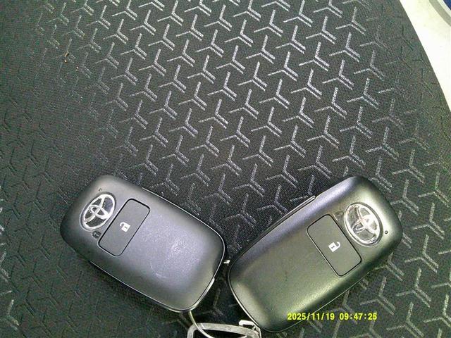 ライズ Ｚ　４ＷＤ　フルセグ　ＤＶＤ再生　バックカメラ　衝突被害軽減システム　ドラレコ　ＬＥＤヘッドランプ　アイドリングストップ　アルミホイール　キーレス　ＣＤ　ＡＢＳ　エアバッグ　スマートキー（14枚目）