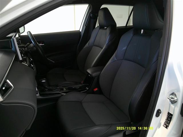 カローラクロス ハイブリッド　Ｚ　４ＷＤ　メモリーナビ　バックカメラ　衝突被害軽減システム　ＥＴＣ　ＬＥＤヘッドランプ　アルミホイール　キーレス　ＡＢＳ　エアバッグ　スマートキー　オートクルーズコントロール（5枚目）