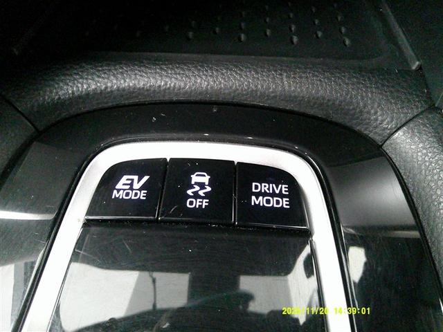 カローラクロス ハイブリッド　Ｚ　４ＷＤ　メモリーナビ　バックカメラ　衝突被害軽減システム　ＥＴＣ　ＬＥＤヘッドランプ　アルミホイール　キーレス　ＡＢＳ　エアバッグ　スマートキー　オートクルーズコントロール（15枚目）