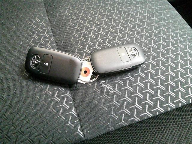 ライズ Ｚ　４ＷＤ　フルセグ　メモリーナビ　ＤＶＤ再生　ミュージックプレイヤー接続可　バックカメラ　衝突被害軽減システム　ＬＥＤヘッドランプ　ワンオーナー　アイドリングストップ　アルミホイール　キーレス　ＣＤ（14枚目）