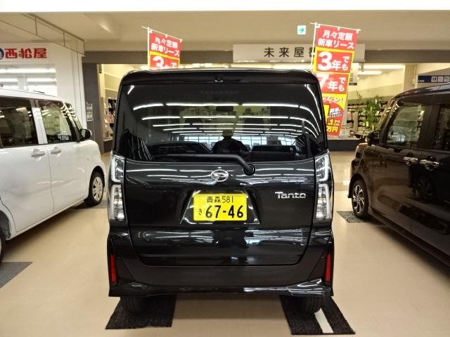 タント カスタムＸ　４ＷＤ　バックカメラ　純正マット　バイザー　届出済未使用車　純正ホイール　キーレスキー　プッシュスタート　パワースライドドア　電動パーキングブレーキ　シートヒーター（6枚目）