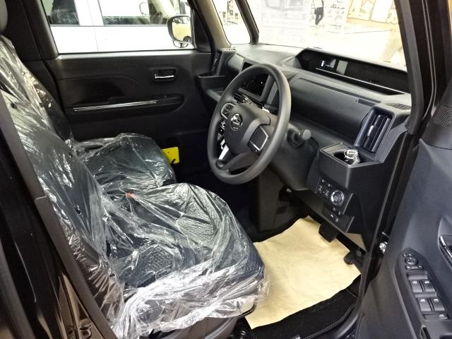 タント カスタムＸ　４ＷＤ　バックカメラ　純正マット　バイザー　届出済未使用車　純正ホイール　キーレスキー　プッシュスタート　パワースライドドア　電動パーキングブレーキ　シートヒーター（8枚目）