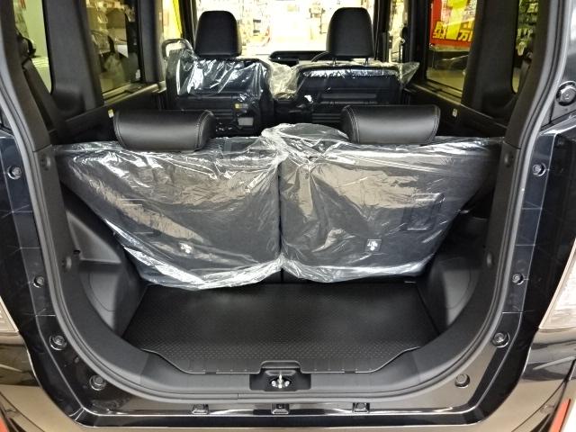 タント カスタムＸ　４ＷＤ　バックカメラ　純正マット　バイザー　届出済未使用車　純正ホイール　キーレスキー　プッシュスタート　パワースライドドア　電動パーキングブレーキ　シートヒーター（10枚目）
