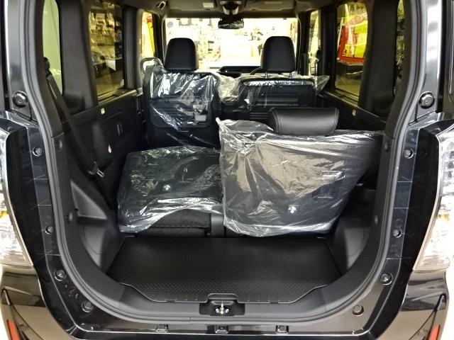 タント カスタムＸ　４ＷＤ　バックカメラ　純正マット　バイザー　届出済未使用車　純正ホイール　キーレスキー　プッシュスタート　パワースライドドア　電動パーキングブレーキ　シートヒーター（11枚目）
