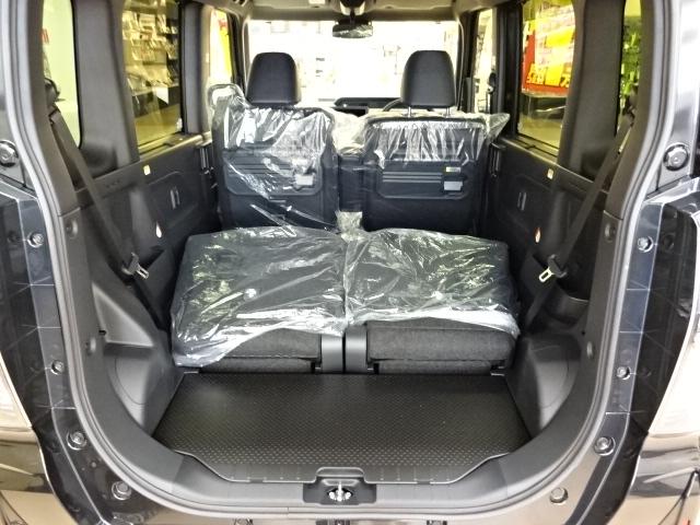 タント カスタムＸ　４ＷＤ　バックカメラ　純正マット　バイザー　届出済未使用車　純正ホイール　キーレスキー　プッシュスタート　パワースライドドア　電動パーキングブレーキ　シートヒーター（12枚目）