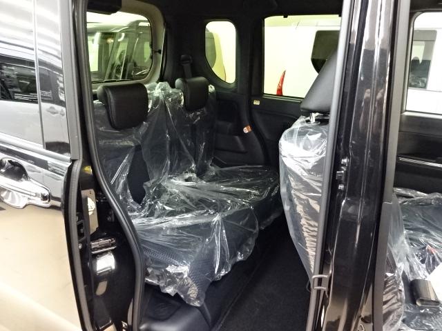 タント カスタムＸ　４ＷＤ　バックカメラ　純正マット　バイザー　届出済未使用車　純正ホイール　キーレスキー　プッシュスタート　パワースライドドア　電動パーキングブレーキ　シートヒーター（13枚目）