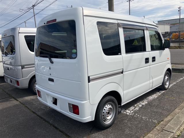 エブリイ ＰＣ　４ＷＤ　ＡＴ　ＥＴＣ　両側スライドドア　キーレスエントリー　盗難防止システム　エアコン　パワーステアリング　パワーウィンドウ　運転席エアバッグ　助手席エアバッグ（4枚目）