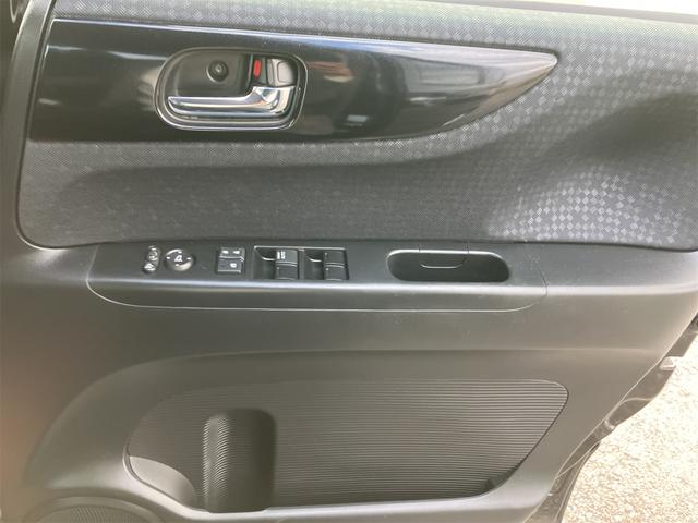 Ｎ－ＢＯＸカスタム Ｇ・Ｌパッケージ　４ＷＤ　ＥＴＣ　バックカメラ　両側スライド・片側電動　ナビ　ＴＶ　オートライト　ＨＩＤ　スマートキー　アイドリングストップ　電動格納ミラー　シートヒーター　ベンチシート　ＣＶＴ　盗難防止システム（11枚目）