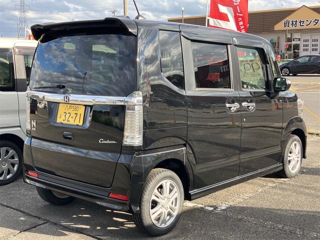 Ｎ－ＢＯＸカスタム Ｇ・Ｌパッケージ　４ＷＤ　ＥＴＣ　バックカメラ　両側スライド・片側電動　ナビ　ＴＶ　オートライト　ＨＩＤ　スマートキー　アイドリングストップ　電動格納ミラー　シートヒーター　ベンチシート　ＣＶＴ　盗難防止システム（15枚目）