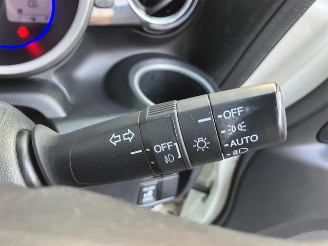 Ｎ－ＢＯＸカスタム Ｇ・Ｌパッケージ　４ＷＤ　両側スライド・片側電動　オートライト　スマートキー　アイドリングストップ　電動格納ミラー　シートヒーター　ベンチシート　ＣＶＴ　盗難防止システム　ＡＢＳ　ＥＳＣ　アルミホイール　衝突安全ボディ（8枚目）