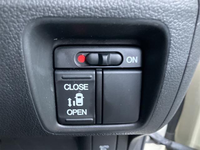 Ｎ－ＢＯＸカスタム Ｇ・Ｌパッケージ　４ＷＤ　両側スライド・片側電動　オートライト　スマートキー　アイドリングストップ　電動格納ミラー　シートヒーター　ベンチシート　ＣＶＴ　盗難防止システム　ＡＢＳ　ＥＳＣ　アルミホイール　衝突安全ボディ（9枚目）