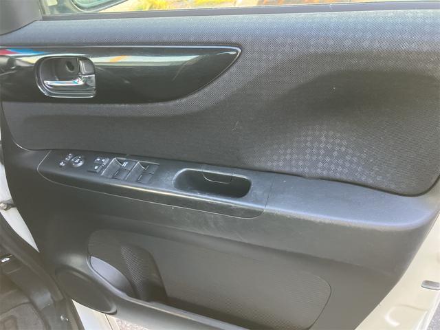 Ｎ－ＢＯＸカスタム Ｇ・Ｌパッケージ　４ＷＤ　両側スライド・片側電動　オートライト　スマートキー　アイドリングストップ　電動格納ミラー　シートヒーター　ベンチシート　ＣＶＴ　盗難防止システム　ＡＢＳ　ＥＳＣ　アルミホイール　衝突安全ボディ（11枚目）