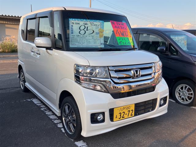 Ｎ－ＢＯＸカスタム Ｇ・Ｌパッケージ　４ＷＤ　両側スライド・片側電動　オートライト　スマートキー　アイドリングストップ　電動格納ミラー　シートヒーター　ベンチシート　ＣＶＴ　盗難防止システム　ＡＢＳ　ＥＳＣ　アルミホイール　衝突安全ボディ（13枚目）