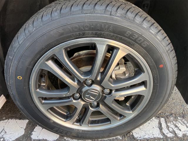 Ｎ－ＢＯＸカスタム Ｇ・Ｌパッケージ　４ＷＤ　両側スライド・片側電動　オートライト　スマートキー　アイドリングストップ　電動格納ミラー　シートヒーター　ベンチシート　ＣＶＴ　盗難防止システム　ＡＢＳ　ＥＳＣ　アルミホイール　衝突安全ボディ（19枚目）