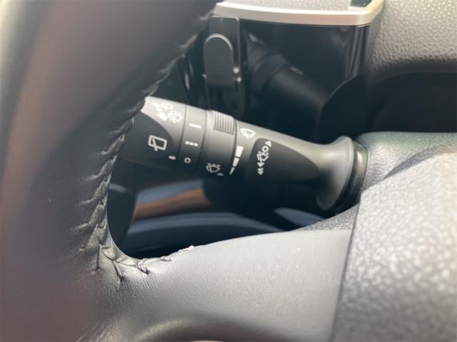 プリウス Ｓ　４ＷＤ　ワンオーナー　禁煙車　ＥＴＣ　バックカメラ　ナビ　アルミホイール　オートライト　ＬＥＤヘッドランプ　ＣＶＴ　スマートキー　電動格納ミラー　盗難防止システム　Ｂｌｕｅｔｏｏｔｈ　記録簿（46枚目）