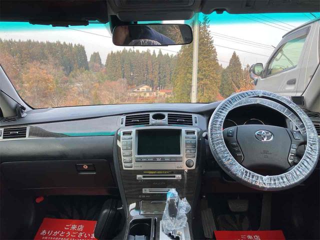 クラウンマジェスタ Ｃタイプｉ－Ｆｏｕｒ　４ＷＤ　ドライブレコーダー　ＥＴＣ　オートクルーズコントロール　バックカメラ　ナビ　アルミホイール　オートライト　ＨＩＤ　ＡＴ　シートヒーター　スマートキー　盗難防止システム　パワーシート　ＣＤ（2枚目）