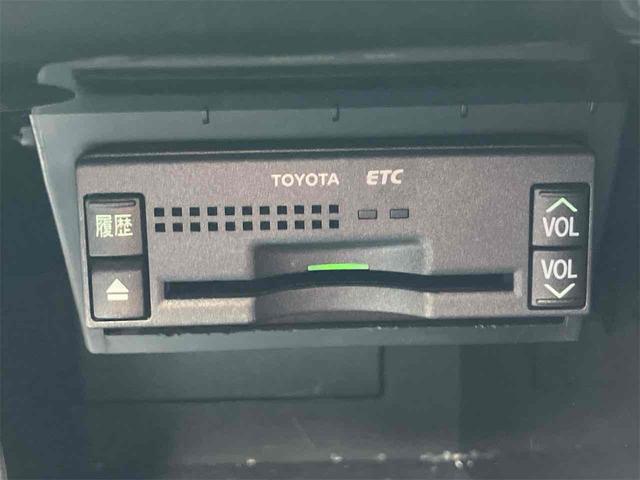 クラウンマジェスタ Ｃタイプｉ－Ｆｏｕｒ　４ＷＤ　ドライブレコーダー　ＥＴＣ　オートクルーズコントロール　バックカメラ　ナビ　アルミホイール　オートライト　ＨＩＤ　ＡＴ　シートヒーター　スマートキー　盗難防止システム　パワーシート　ＣＤ（5枚目）