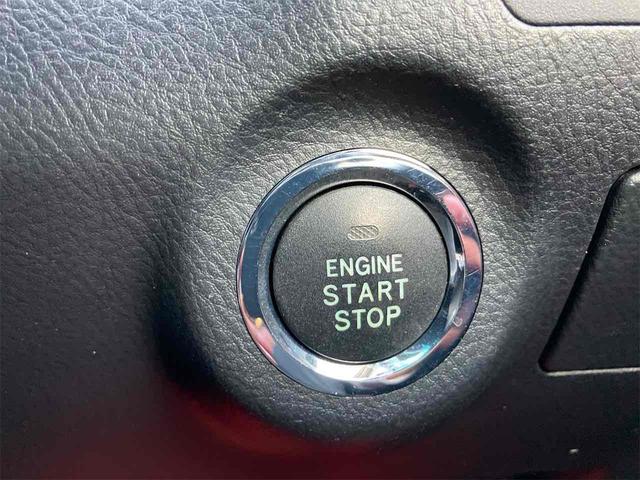 クラウンマジェスタ Ｃタイプｉ－Ｆｏｕｒ　４ＷＤ　ドライブレコーダー　ＥＴＣ　オートクルーズコントロール　バックカメラ　ナビ　アルミホイール　オートライト　ＨＩＤ　ＡＴ　シートヒーター　スマートキー　盗難防止システム　パワーシート　ＣＤ（11枚目）