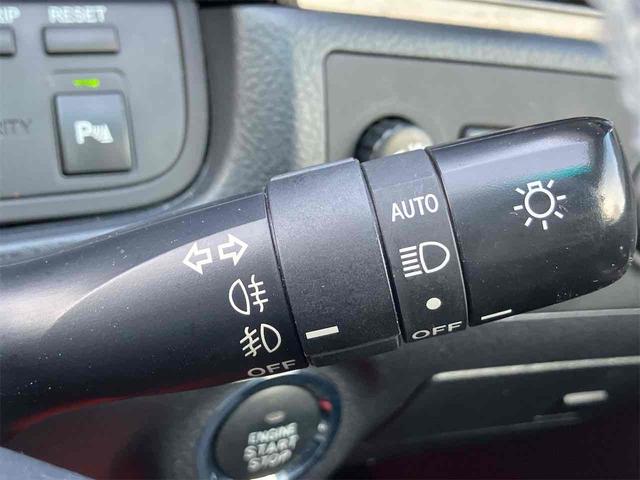 クラウンマジェスタ Ｃタイプｉ－Ｆｏｕｒ　４ＷＤ　ドライブレコーダー　ＥＴＣ　オートクルーズコントロール　バックカメラ　ナビ　アルミホイール　オートライト　ＨＩＤ　ＡＴ　シートヒーター　スマートキー　盗難防止システム　パワーシート　ＣＤ（25枚目）