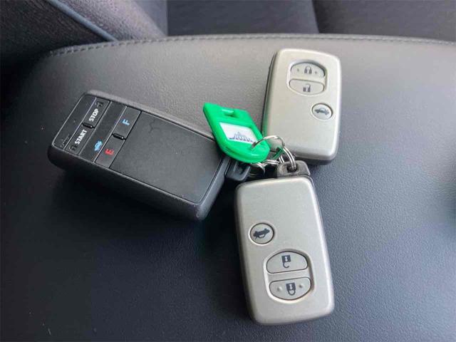 クラウンマジェスタ Ｃタイプｉ－Ｆｏｕｒ　４ＷＤ　ドライブレコーダー　ＥＴＣ　オートクルーズコントロール　バックカメラ　ナビ　アルミホイール　オートライト　ＨＩＤ　ＡＴ　シートヒーター　スマートキー　盗難防止システム　パワーシート　ＣＤ（27枚目）