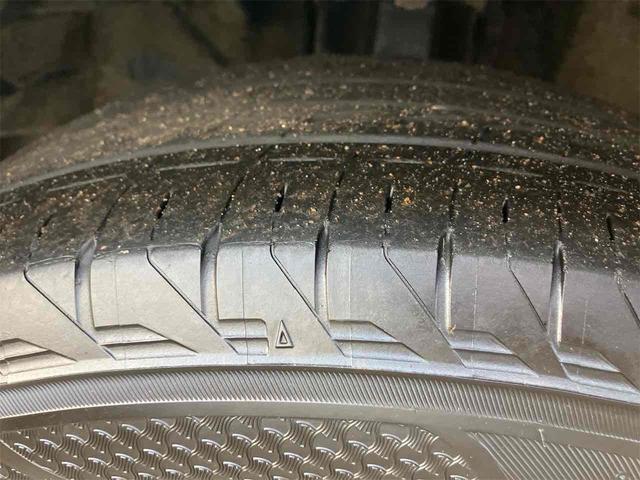 クラウンマジェスタ Ｃタイプｉ－Ｆｏｕｒ　４ＷＤ　ドライブレコーダー　ＥＴＣ　オートクルーズコントロール　バックカメラ　ナビ　アルミホイール　オートライト　ＨＩＤ　ＡＴ　シートヒーター　スマートキー　盗難防止システム　パワーシート　ＣＤ（30枚目）