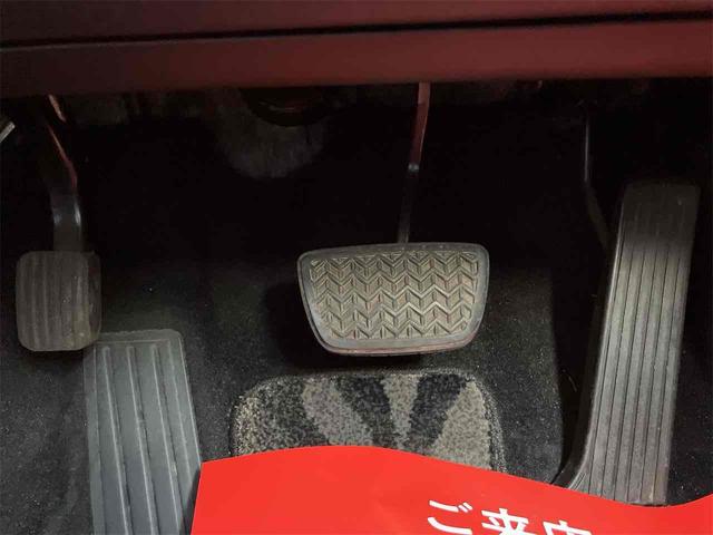 クラウンマジェスタ Ｃタイプｉ－Ｆｏｕｒ　４ＷＤ　ドライブレコーダー　ＥＴＣ　オートクルーズコントロール　バックカメラ　ナビ　アルミホイール　オートライト　ＨＩＤ　ＡＴ　シートヒーター　スマートキー　盗難防止システム　パワーシート　ＣＤ（34枚目）