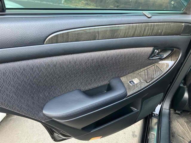 クラウンマジェスタ Ｃタイプｉ－Ｆｏｕｒ　４ＷＤ　ドライブレコーダー　ＥＴＣ　オートクルーズコントロール　バックカメラ　ナビ　アルミホイール　オートライト　ＨＩＤ　ＡＴ　シートヒーター　スマートキー　盗難防止システム　パワーシート　ＣＤ（43枚目）