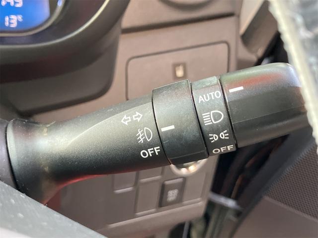 ムーヴ カスタム　Ｘリミテッド　４ＷＤ　バックカメラ　ナビ　ＴＶ　オートライト　ＨＩＤ　スマートキー　アイドリングストップ　ベンチシート　ＣＶＴ　盗難防止システム　ＡＢＳ　ＣＤ　ＵＳＢ　ミュージックプレイヤー接続可　アルミホイール（12枚目）