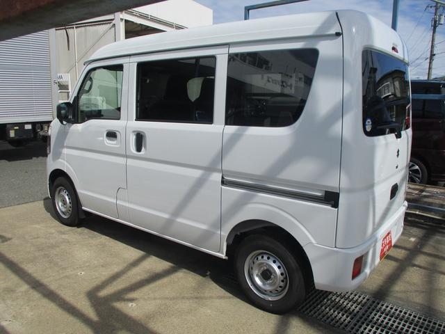 エブリイ ＰＡリミテッド　６型　４ＷＤ　５ＭＴ　衝突被害軽減ブレーキ　スライドドア　４ＷＤ　衝突被害軽減システム　アイドリングストップ　横滑り防止機能　衝突安全ボディ　盗難防止システム　ＦＭ／ＡＭラジオ（8枚目）