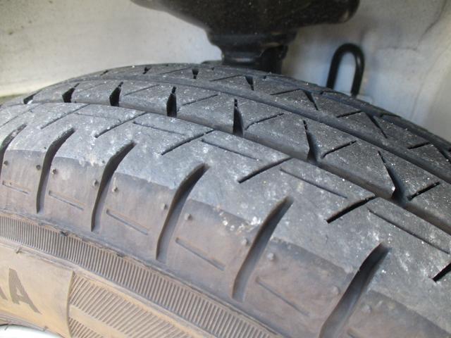 エブリイ ＰＡリミテッド　６型　４ＷＤ　５ＭＴ　衝突被害軽減ブレーキ　スライドドア　４ＷＤ　衝突被害軽減システム　アイドリングストップ　横滑り防止機能　衝突安全ボディ　盗難防止システム　ＦＭ／ＡＭラジオ（45枚目）