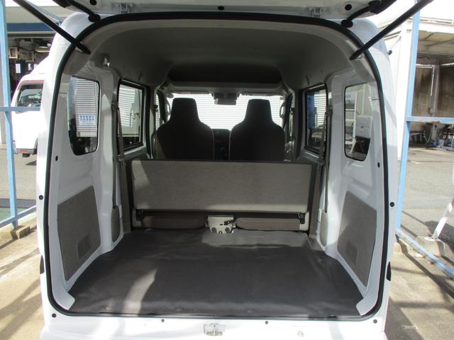エブリイ ＰＡリミテッド　６型　４ＷＤ　５ＭＴ　衝突被害軽減ブレーキ　スライドドア　４ＷＤ　衝突被害軽減システム　アイドリングストップ　横滑り防止機能　衝突安全ボディ　盗難防止システム　ＦＭ／ＡＭラジオ（60枚目）