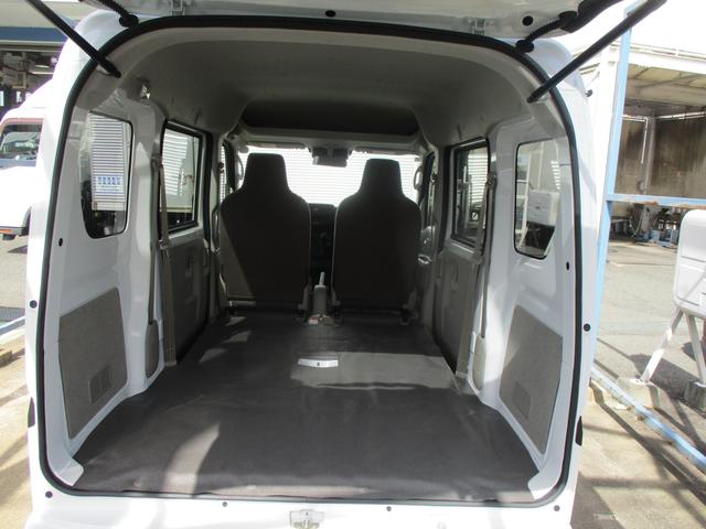 エブリイ ＰＡリミテッド　６型　４ＷＤ　５ＭＴ　衝突被害軽減ブレーキ　スライドドア　４ＷＤ　衝突被害軽減システム　アイドリングストップ　横滑り防止機能　衝突安全ボディ　盗難防止システム　ＦＭ／ＡＭラジオ（61枚目）