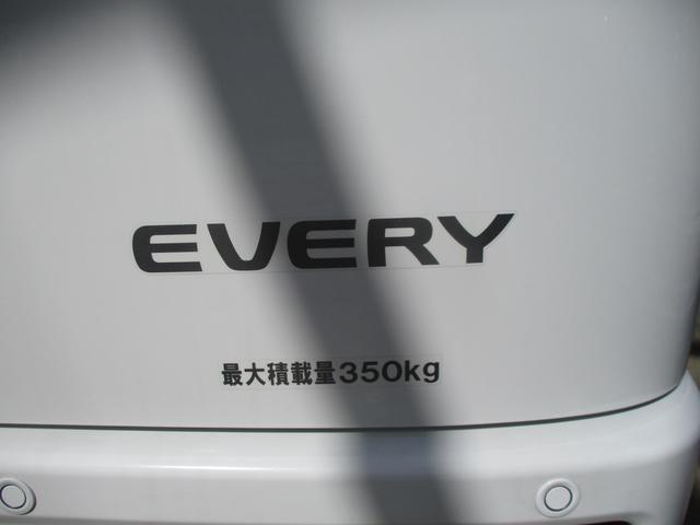 エブリイ ＰＡリミテッド　６型　４ＷＤ　５ＭＴ　衝突被害軽減ブレーキ　スライドドア　４ＷＤ　衝突被害軽減システム　アイドリングストップ　横滑り防止機能　衝突安全ボディ　盗難防止システム　ＦＭ／ＡＭラジオ（63枚目）