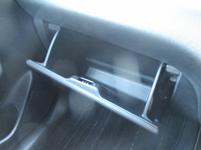 スイフト スポーツ　ＺＣ３３Ｓ　ＦＦ　６ＡＴ　衝突被害軽減ブレーキ　全方位モニター　ナビ　プッシュスタート　シートヒーター　オートエアコン　衝突被害軽減システム　横滑り防止機能　衝突安全ボディ　盗難防止システム（39枚目）