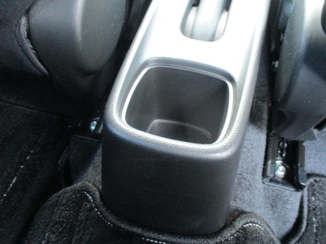 スイフト スポーツ　ＺＣ３３Ｓ　ＦＦ　６ＡＴ　衝突被害軽減ブレーキ　全方位モニター　ナビ　プッシュスタート　シートヒーター　オートエアコン　衝突被害軽減システム　横滑り防止機能　衝突安全ボディ　盗難防止システム（70枚目）