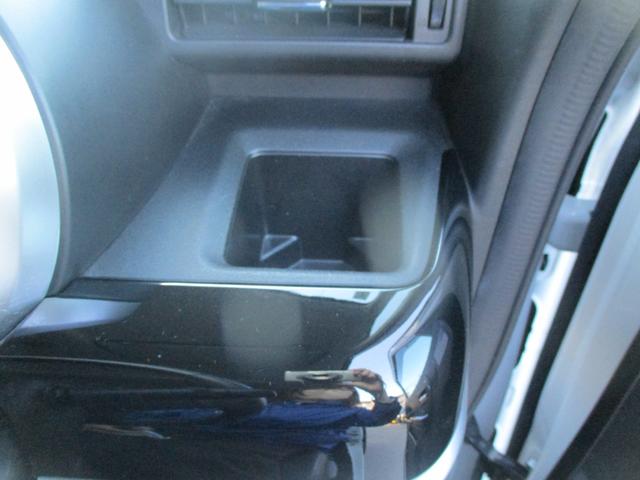 スペーシアカスタム カスタム　ＨＹＢＲＩＤ　ＸＳ　４ＷＤ　衝突被害軽減ブレーキ　ナビ　スライドドア　プッシュスタート　シートヒーター　オートエアコン　４ＷＤ　衝突被害軽減システム　アイドリングストップ　横滑り防止機能　衝突安全ボディ　盗難防止システム（37枚目）