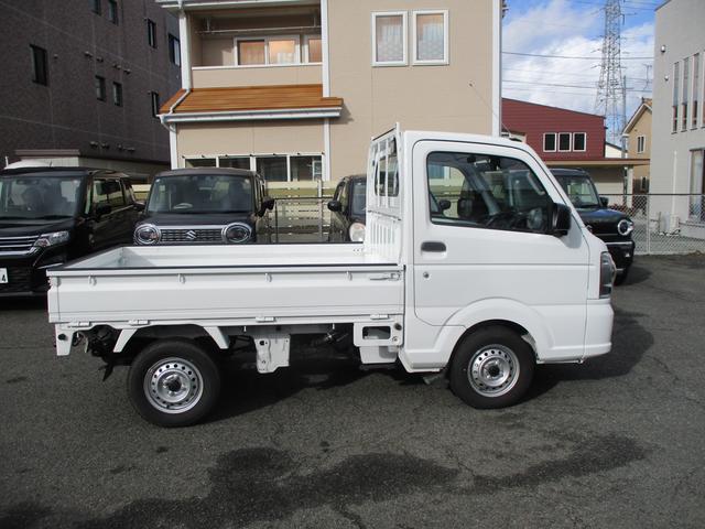 キャリイトラック KCエアコン・パワステ農繁 7型 パートタイム4WD 5MT 衝突被害軽減システム 4WD アイドリングストップ 横滑り防止機能 FM/AMラジオ デフロック リヤゲートチェーン 荷台作業灯(4枚目)