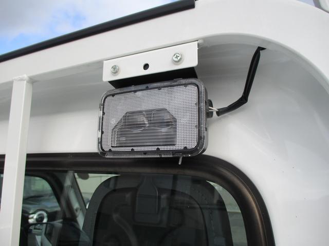 キャリイトラック KCエアコン・パワステ農繁 7型 パートタイム4WD 5MT 衝突被害軽減システム 4WD アイドリングストップ 横滑り防止機能 FM/AMラジオ デフロック リヤゲートチェーン 荷台作業灯(13枚目)