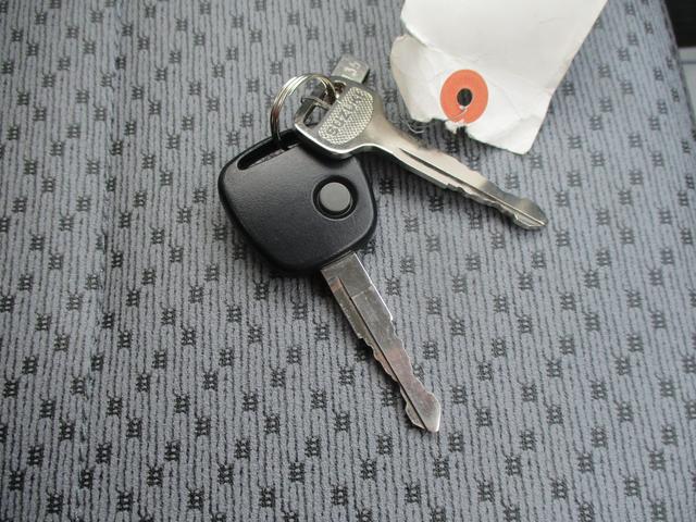 キャリイトラック KCエアコン・パワステ農繁 7型 パートタイム4WD 5MT 衝突被害軽減システム 4WD アイドリングストップ 横滑り防止機能 FM/AMラジオ デフロック リヤゲートチェーン 荷台作業灯(37枚目)